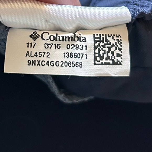 Columbia Blue Cargo Shorts with Elastic Waistband - Picture 11 of 12